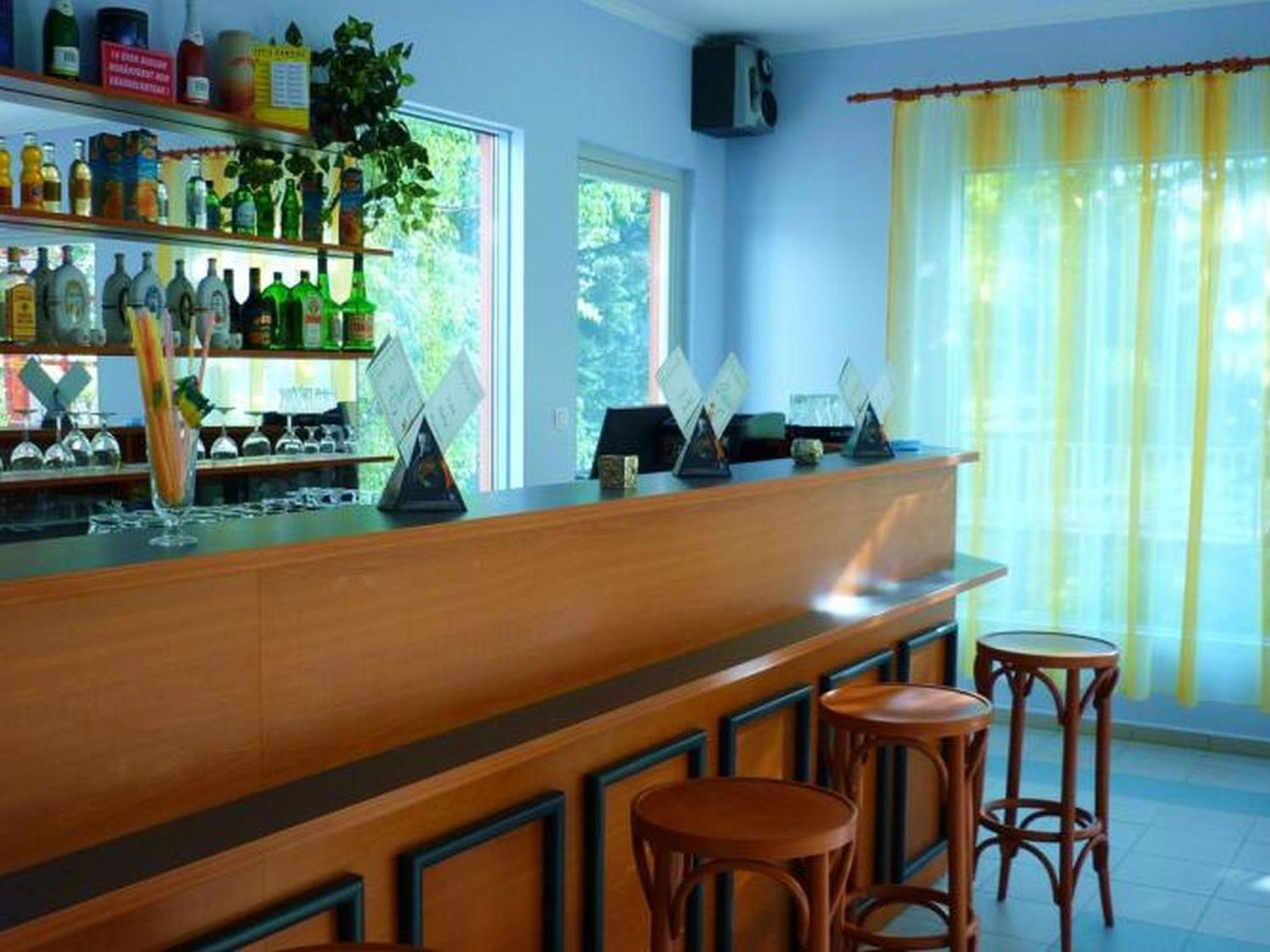 מלון Balatonföldvár Pergola Panzio מראה חיצוני תמונה